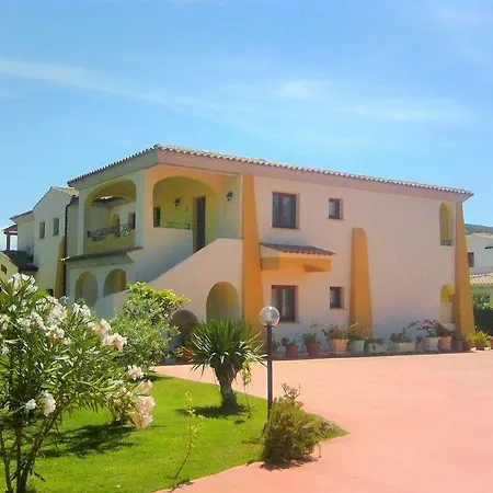 Case Vacanze San Silvestro Apartment *